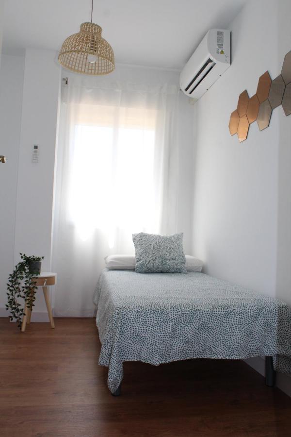 Beautiful Brand New 2 Bedroom Flat With Terrace Малага Екстер'єр фото