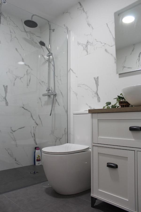 Beautiful Brand New 2 Bedroom Flat With Terrace Малага Екстер'єр фото